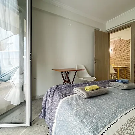 2-bedroom Breeze * Athens