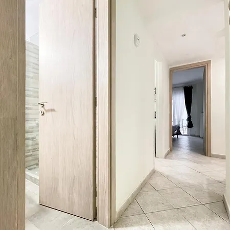 2-bedroom Breeze Athens